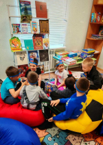В Детской библиотеке для детей 1-4 классов была организована книжная  выставка «У Лукоморья дуб зелёный» , посвященная Дню рождения А.С.Пушкина