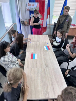 Библиотека с.Бриакан организовала в сельском доме культуры мероприятие, посвящённое Дню Государственного флага Российской Федерации
